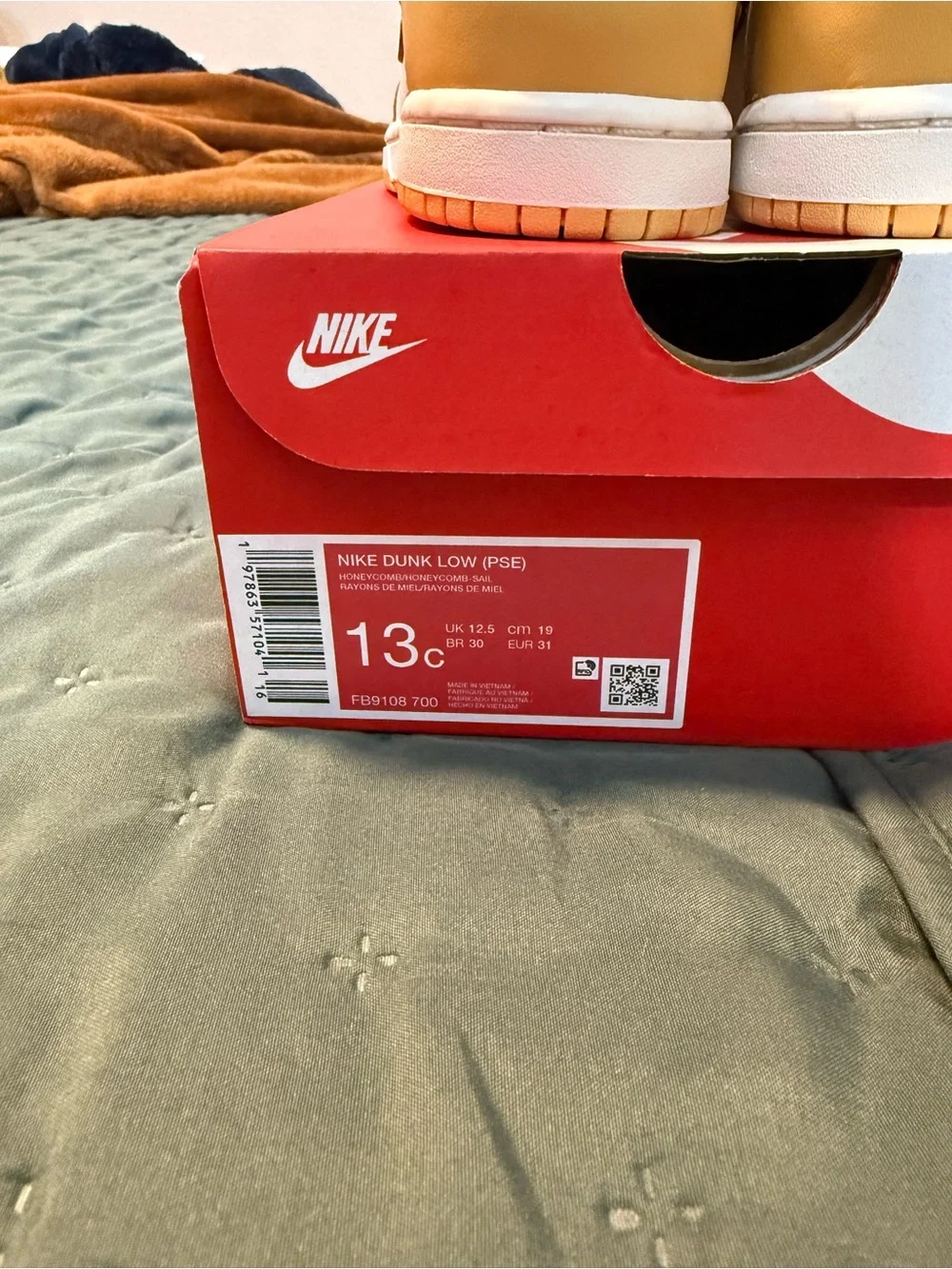 Nike Dunk Low Kids Sneakers in Honeycomb/White